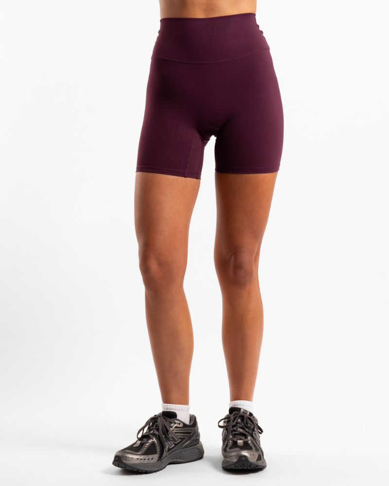 Elyra Shorts 6"