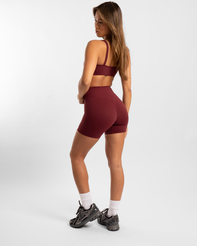 Elyra Shorts 6"