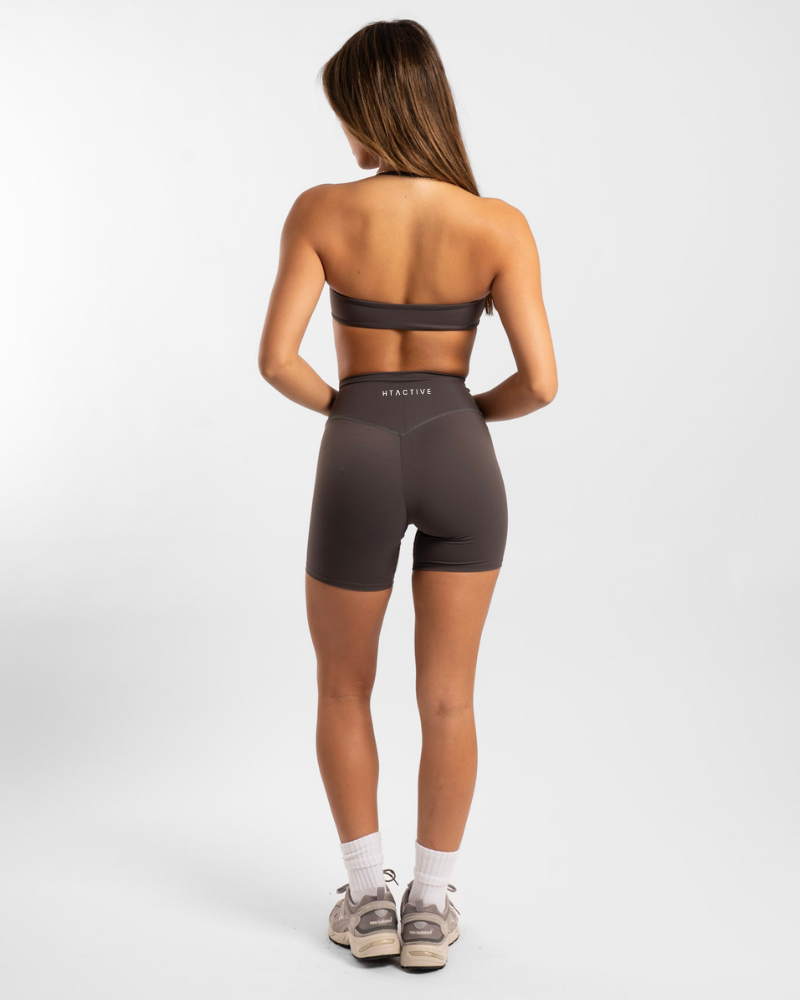 Elyra Shorts 6"