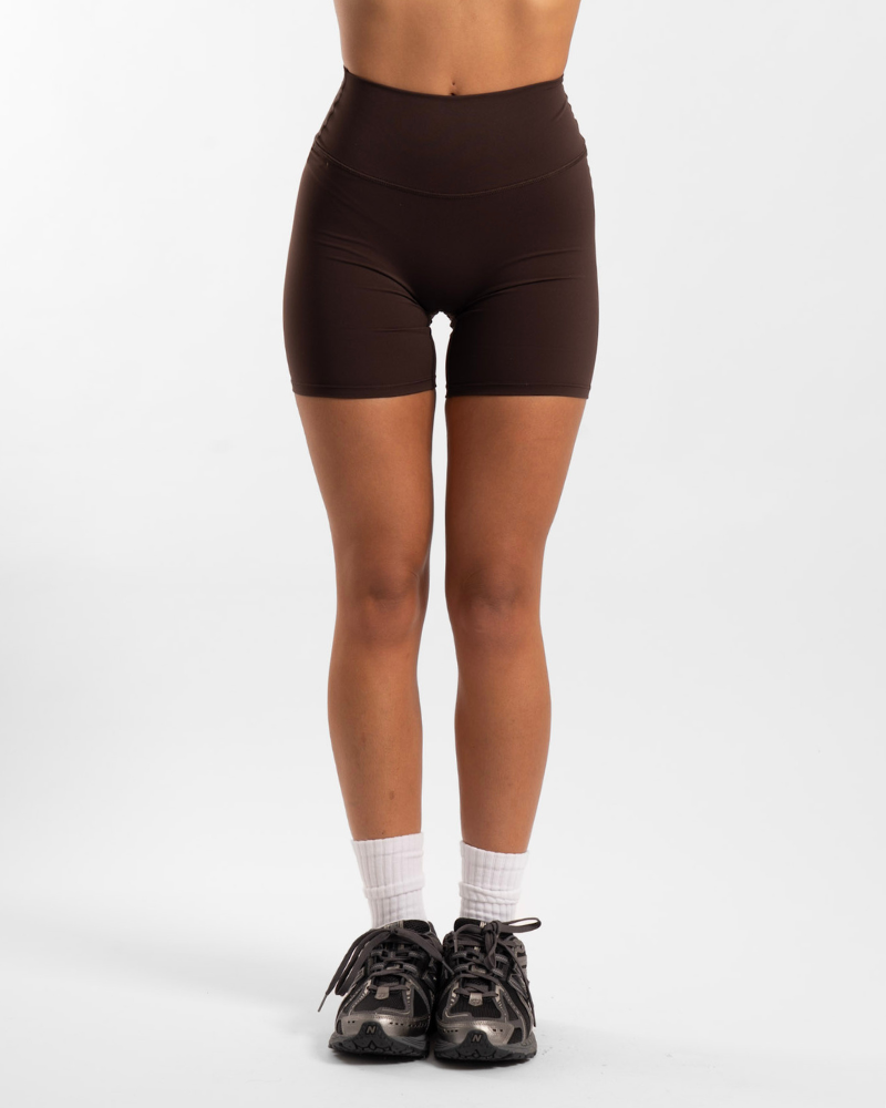 Elyra Shorts 6"