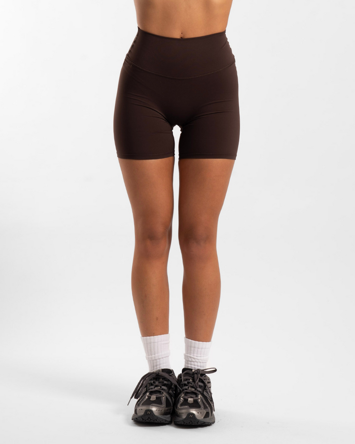 Elyra Shorts 6"